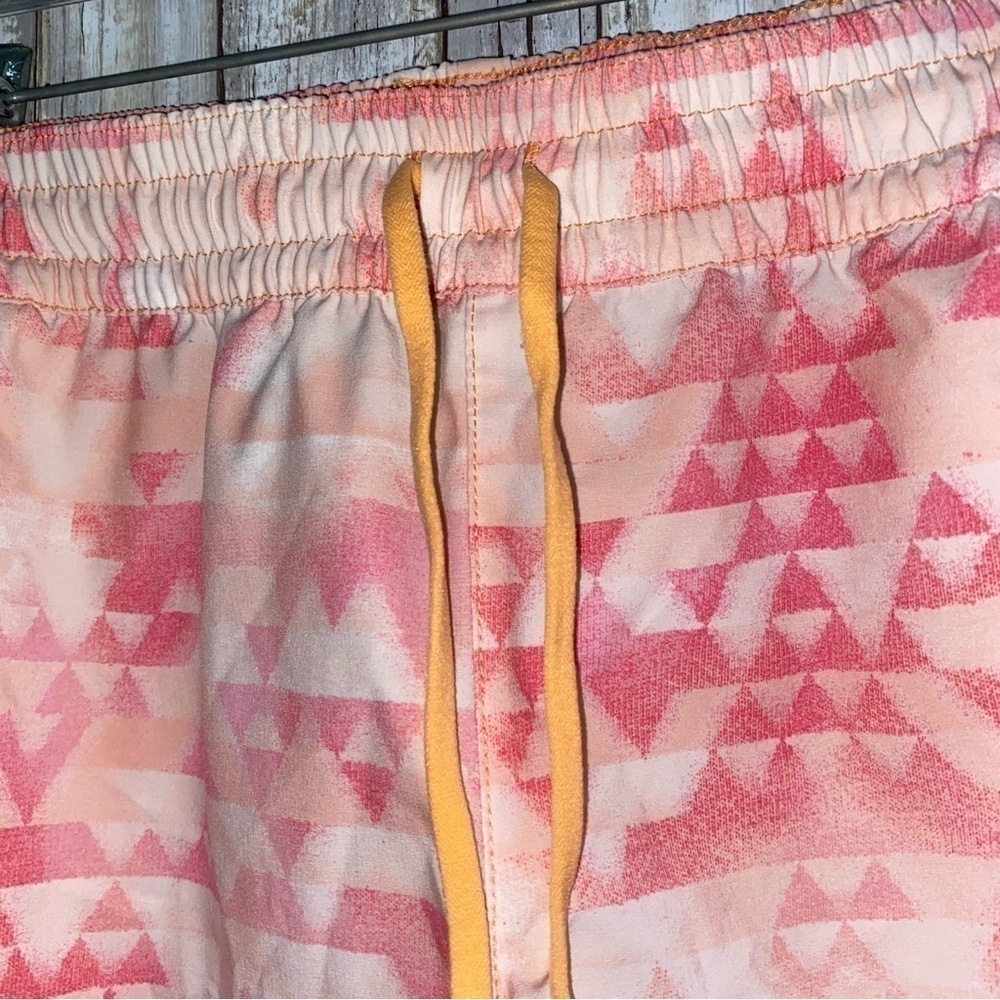 Columbia Womens Bogata Bay Stretch Printed Hiking Shorts, Peach Blossom/Distant - Picture 6 of 6